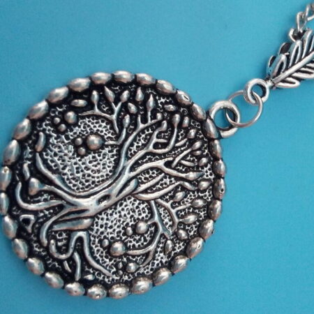 Stunning - Silver Tree of life circle pendant necklace